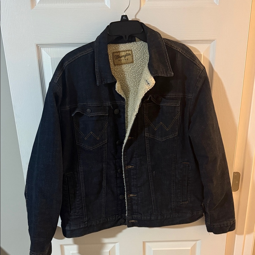 Wrangler Men's Dark Blue Denim Jacket with Sherpa Lining